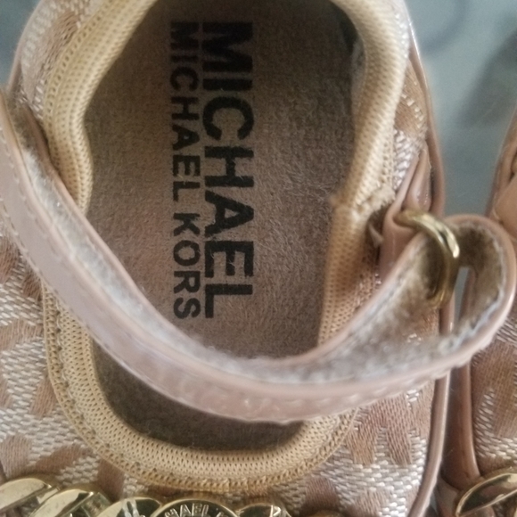 Michael kors baby shoes, us size 2 - Picture 4 of 5